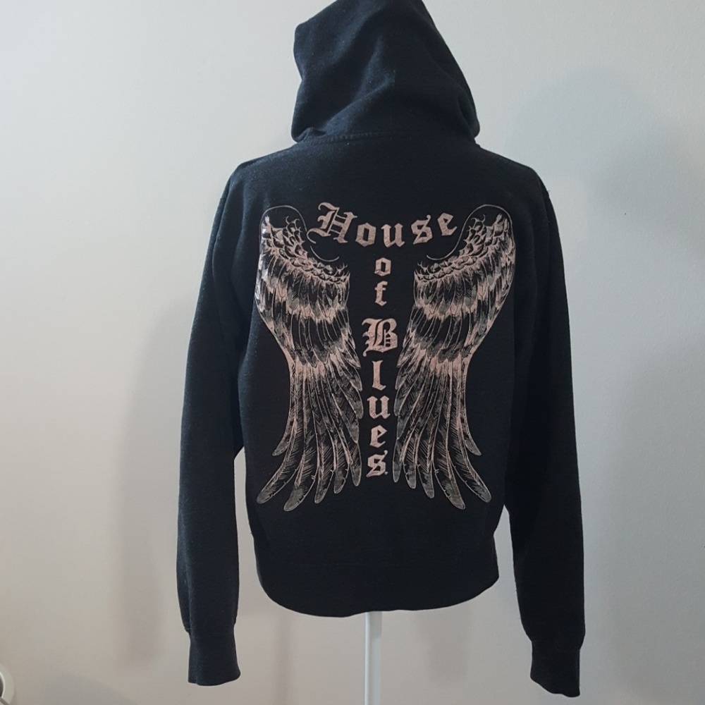 09:08 -  House of Blues Angel Wings Graphic Zip Hoodie